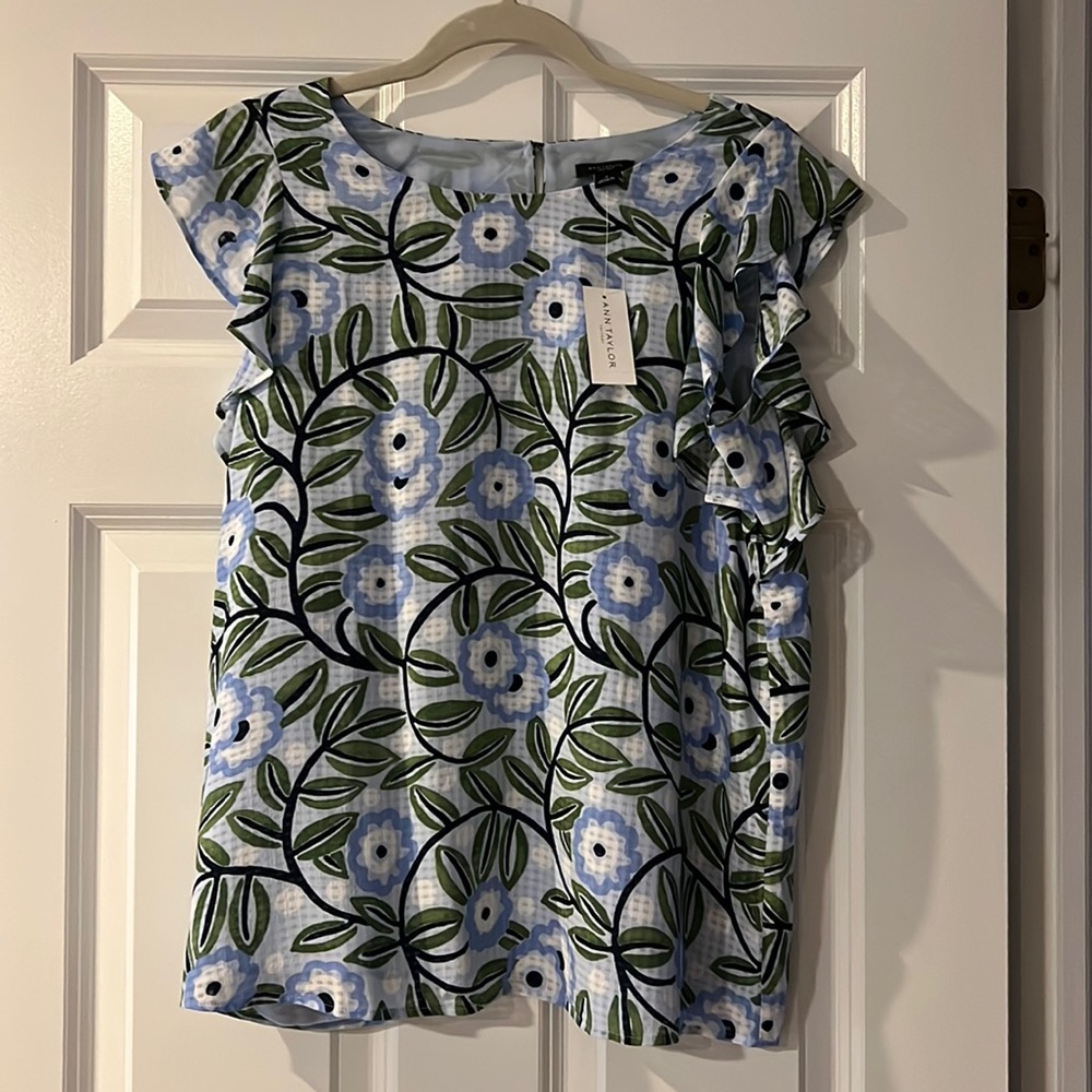 Floral short sleeve blouse new